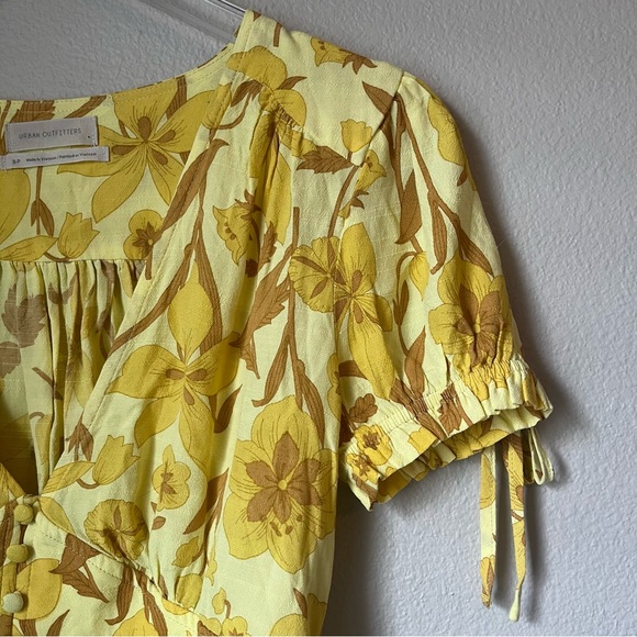 Urban Outfitters Eden Crepe Yellow Floral Patterned Crop Top Size Small - Picture 3 of 5